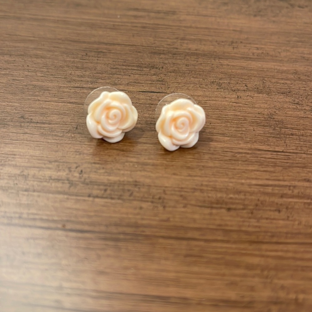 Pale pink rose studs